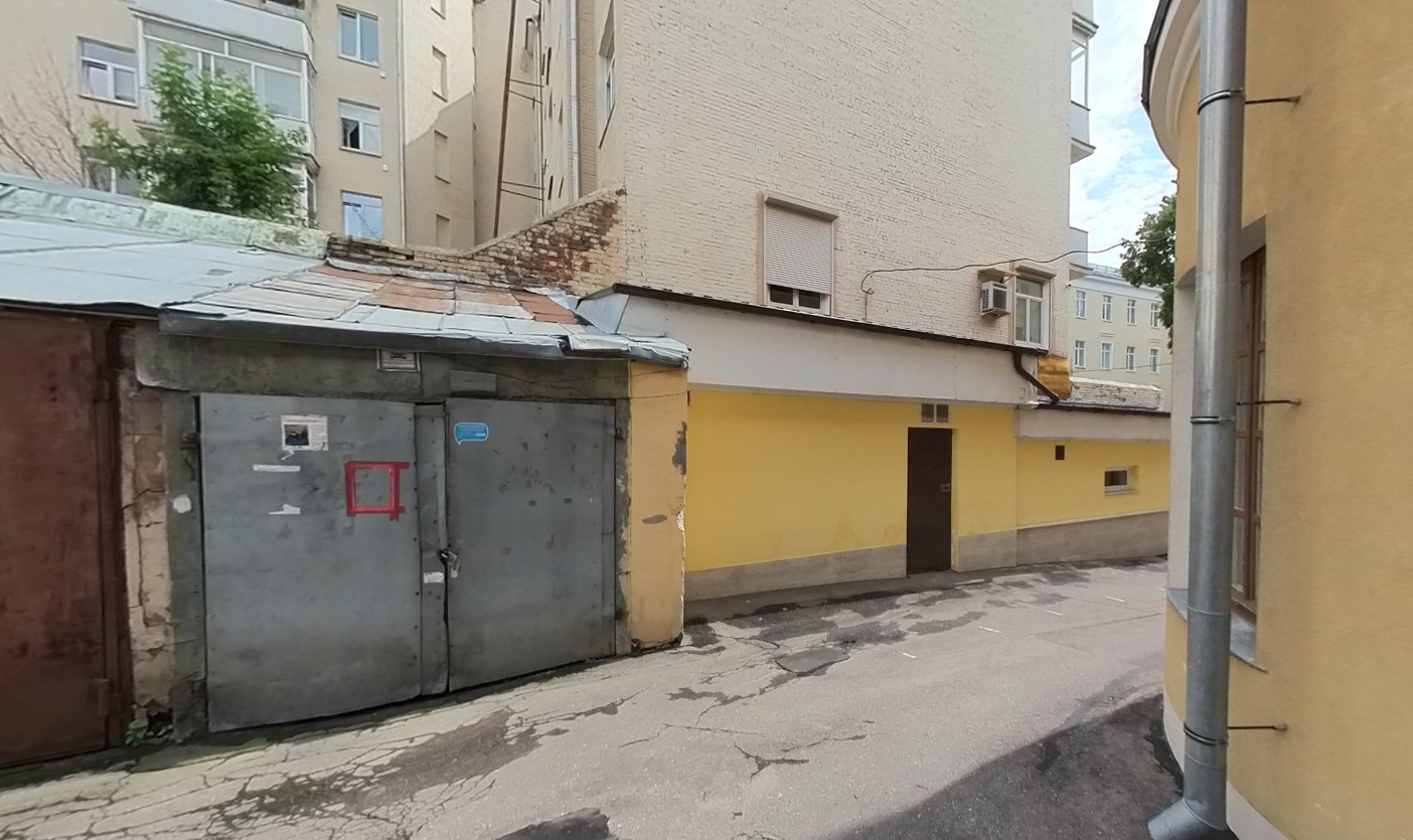 ГП16949221.Нежилое помещение.Фасад здания с выделенными окнами реализуемого объекта.jpg