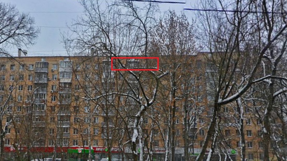 ГП16950383.Квартира.Фасад здания с выделенными окнами реализуемого объекта.png