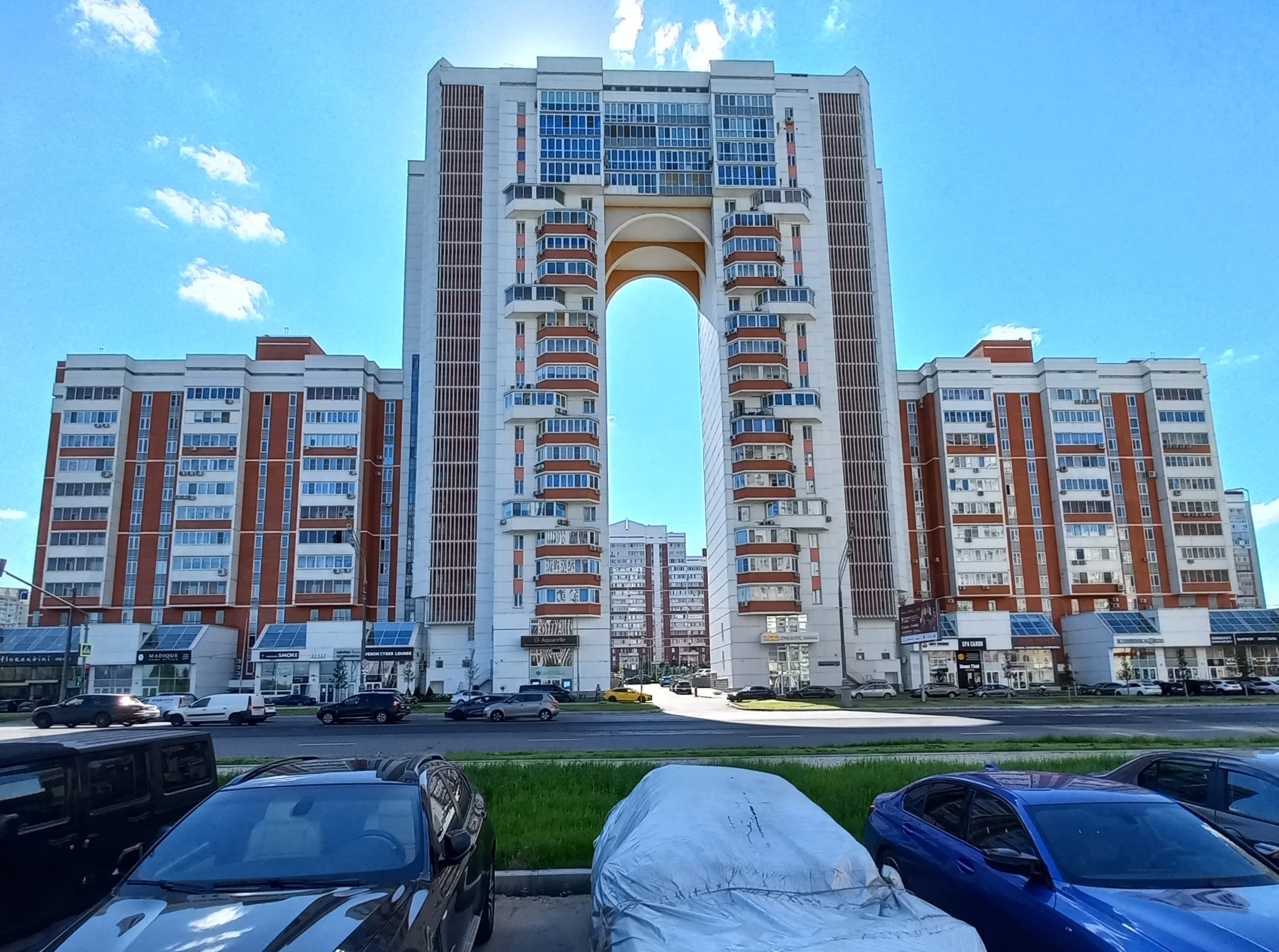 ГП16842210.Нежилое помещение.Общий фасад здания.jpg
