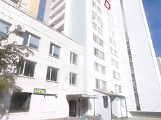 ГП16953173.Квартира.Фасад здания с выделенными окнами реализуемого объекта.jpg