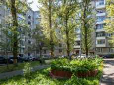 Нежилое помещение.Фасад здания с выделенными окнами реализуемого объекта.Российская Федерация, город Москва, внутригородская территория муниципальный округ Академический, Нахимовский проспект, дом 52_27 - Подвал _0 Подвал _0.jpg