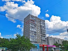 ГП16953481.Квартира.Фасад здания с выделенными окнами реализуемого объекта.jpg