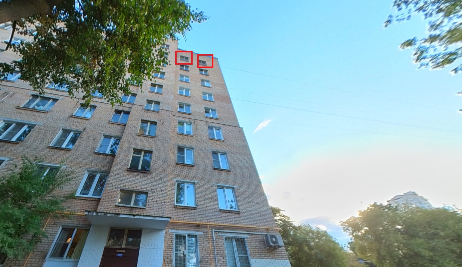 ГП16953568.Квартира.Фасад здания с выделенными окнами реализуемого объекта.jpg