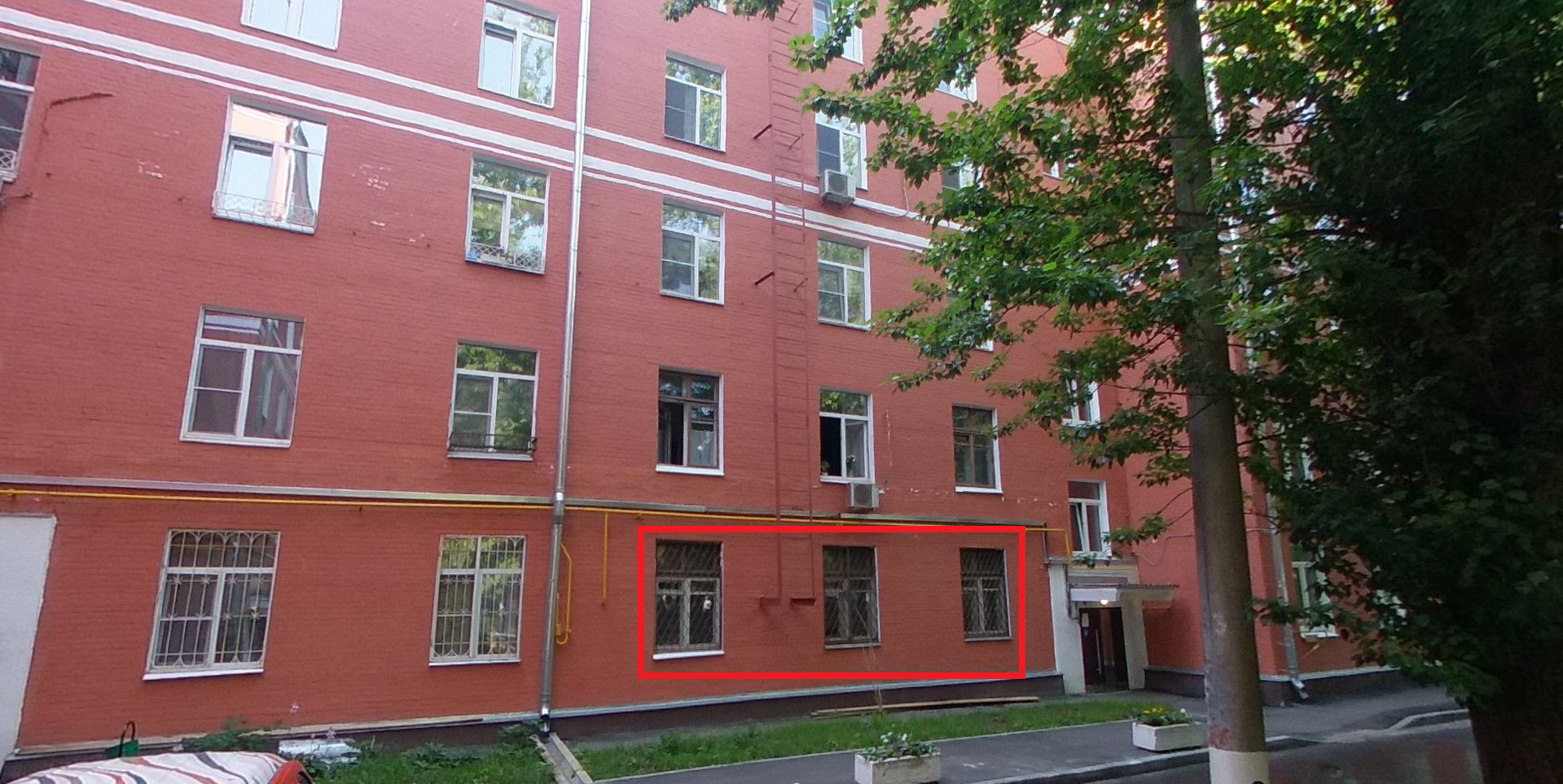 ГП16953807.Квартира.Фасад здания с выделенными окнами реализуемого объекта.jpg
