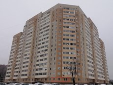 ГП16953936.Квартира.Фасад здания с выделенными окнами реализуемого объекта.jpg