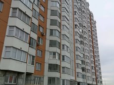 ГП16954017.Квартира.Фасад здания с выделенными окнами реализуемого объекта.jpg