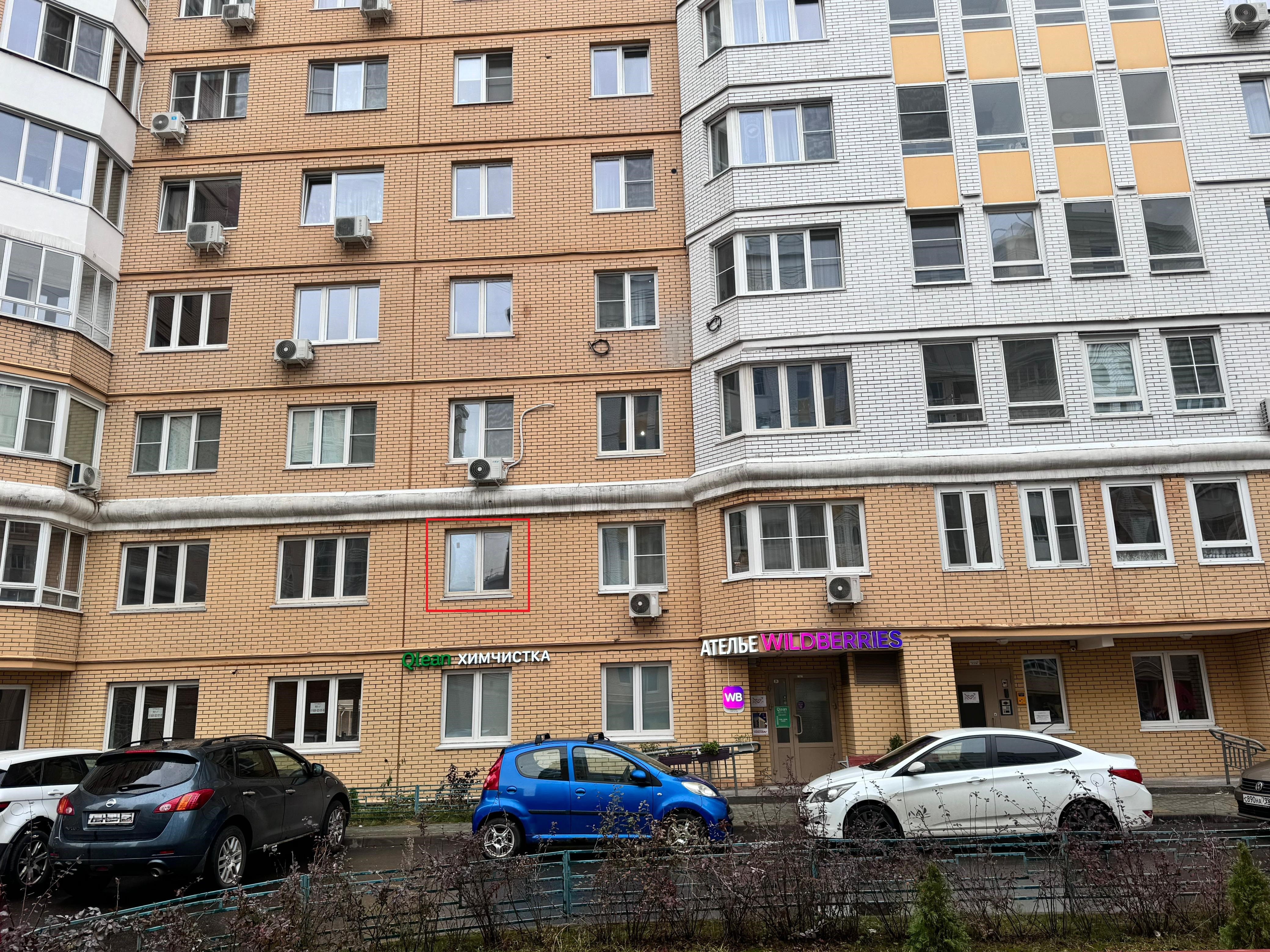 ГП16954740.Квартира.Фасад здания с выделенными окнами реализуемого объекта_2.jpeg