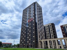 ГП16955406.Квартира.Фасад здания с выделенными окнами реализуемого объекта.jpg