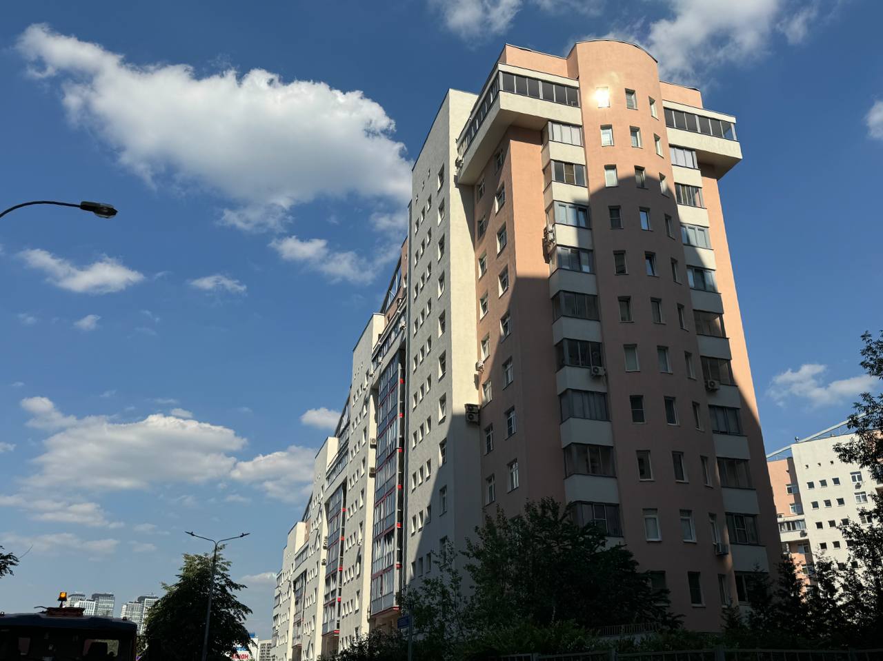 ГП16953252.Нежилое помещение.Общий фасад здания.JPG