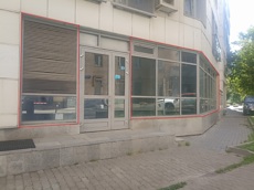 ГП16953106.Нежилое помещение.Фасад здания с выделенными окнами реализуемого объекта.jpg