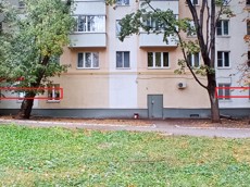 ГП16954993.Нежилое помещение.Фасад здания с выделенными окнами реализуемого объекта.jpg