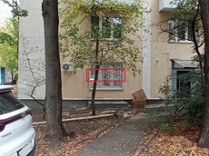 ГП16954993.Нежилое помещение.Фасад здания с выделенными окнами реализуемого объекта_2.jpg