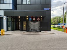 ГП16957259.Машино-место.Фасад здания с выделенными окнами реализуемого объекта.jpg