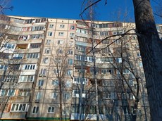 ГП16955516.Квартира.Фасад здания с выделенными окнами реализуемого объекта.jpg