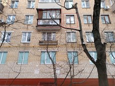 ГП16955518.Квартира.Фасад здания с выделенными окнами реализуемого объекта.jpg