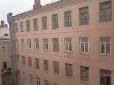 ГП16954756.Квартира.Фасад здания с выделенными окнами реализуемого объекта.jpg