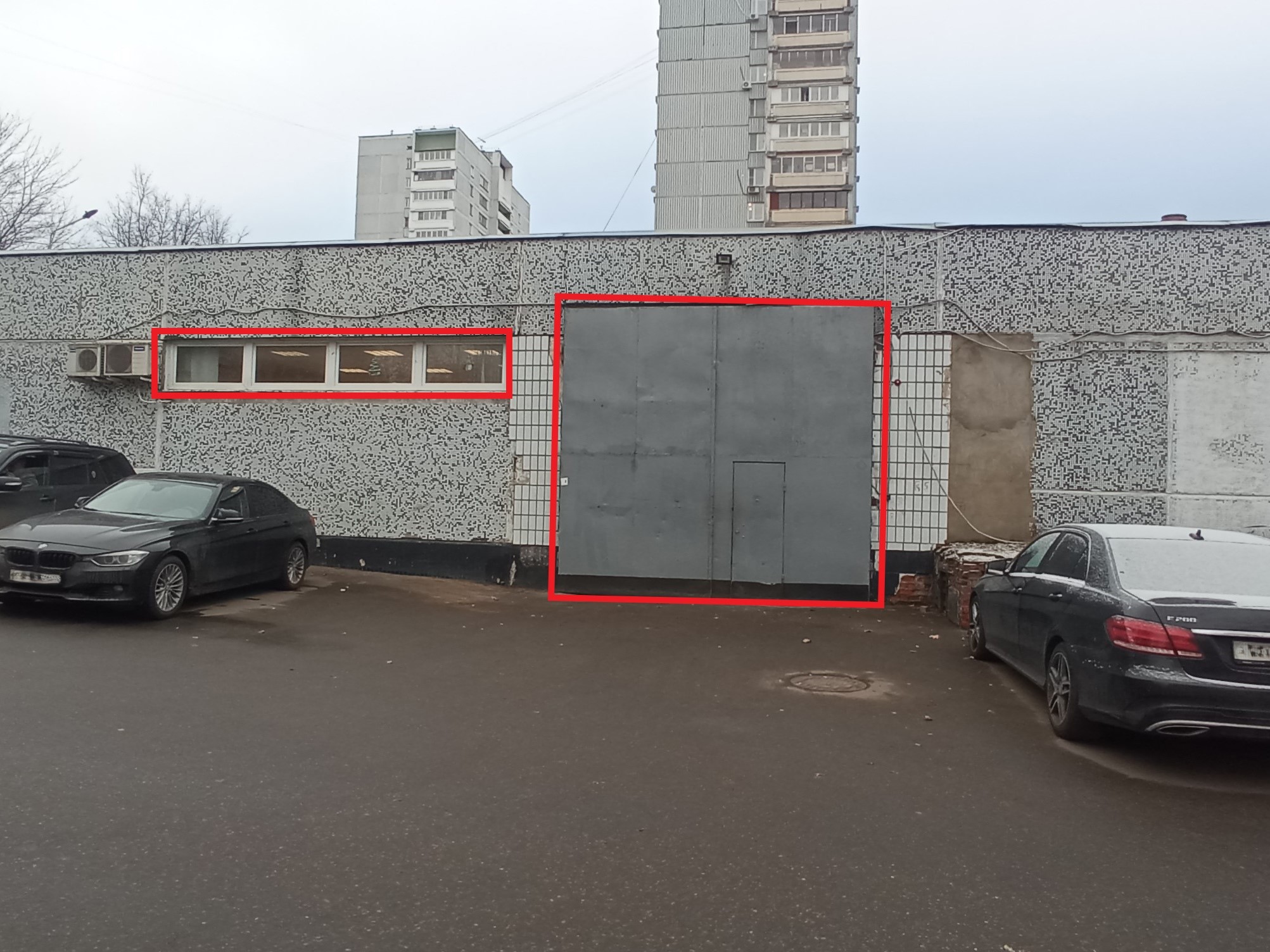 ГП16956437.Нежилое помещение.Фасад здания с выделенными окнами реализуемого объекта_3.jpg