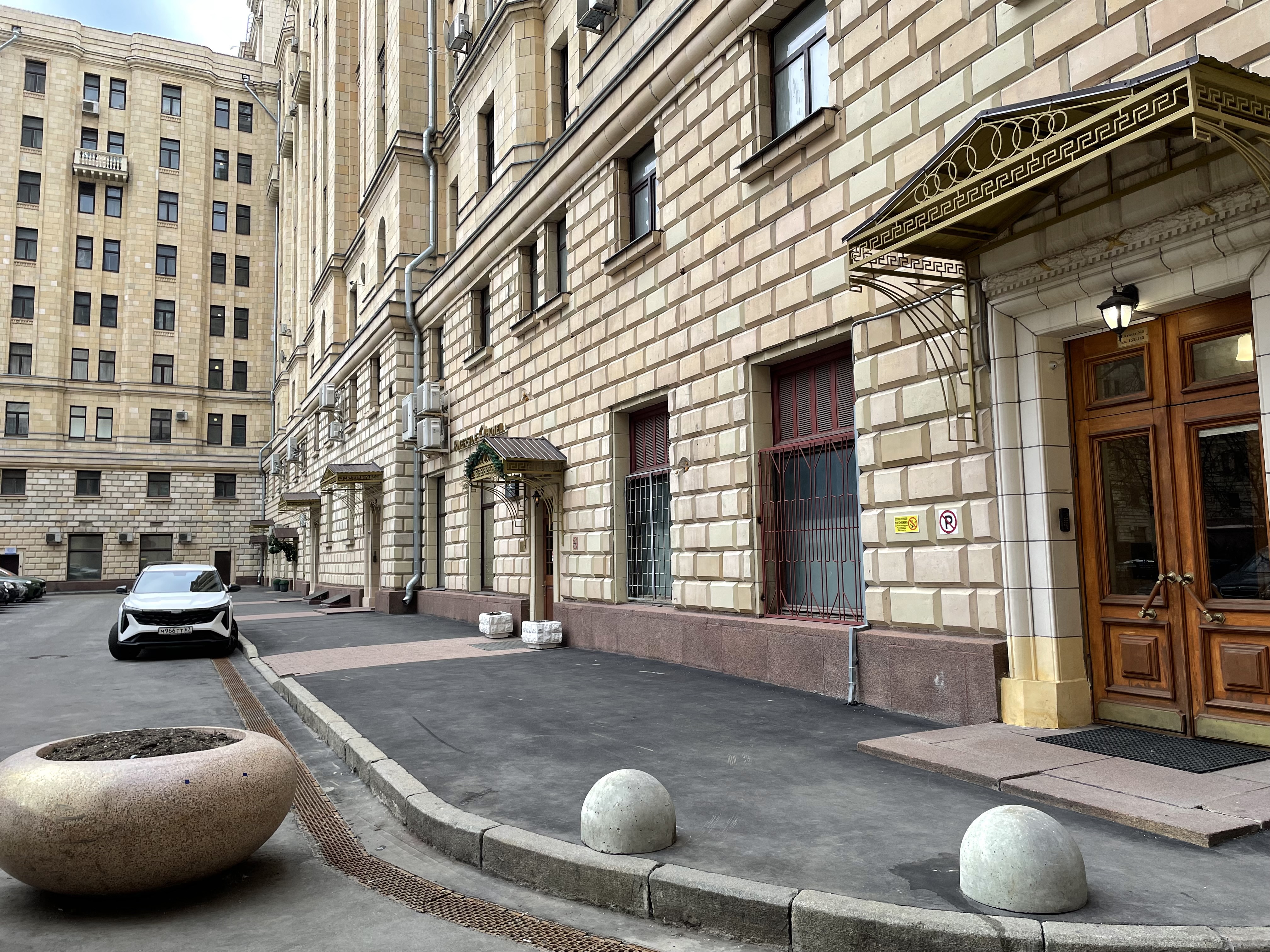 ГП16956541.Нежилое помещение.Общий фасад здания.jpg