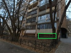 ГП16960367.Нежилое помещение.Фасад здания с выделенными окнами реализуемого объекта.jpg