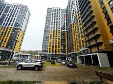 ГП16960549.Квартира.Фасад здания с выделенными окнами реализуемого объекта.jpg