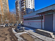 ГП16950865.Нежилое помещение.Фасад здания с выделенными окнами реализуемого объекта_2.jpg