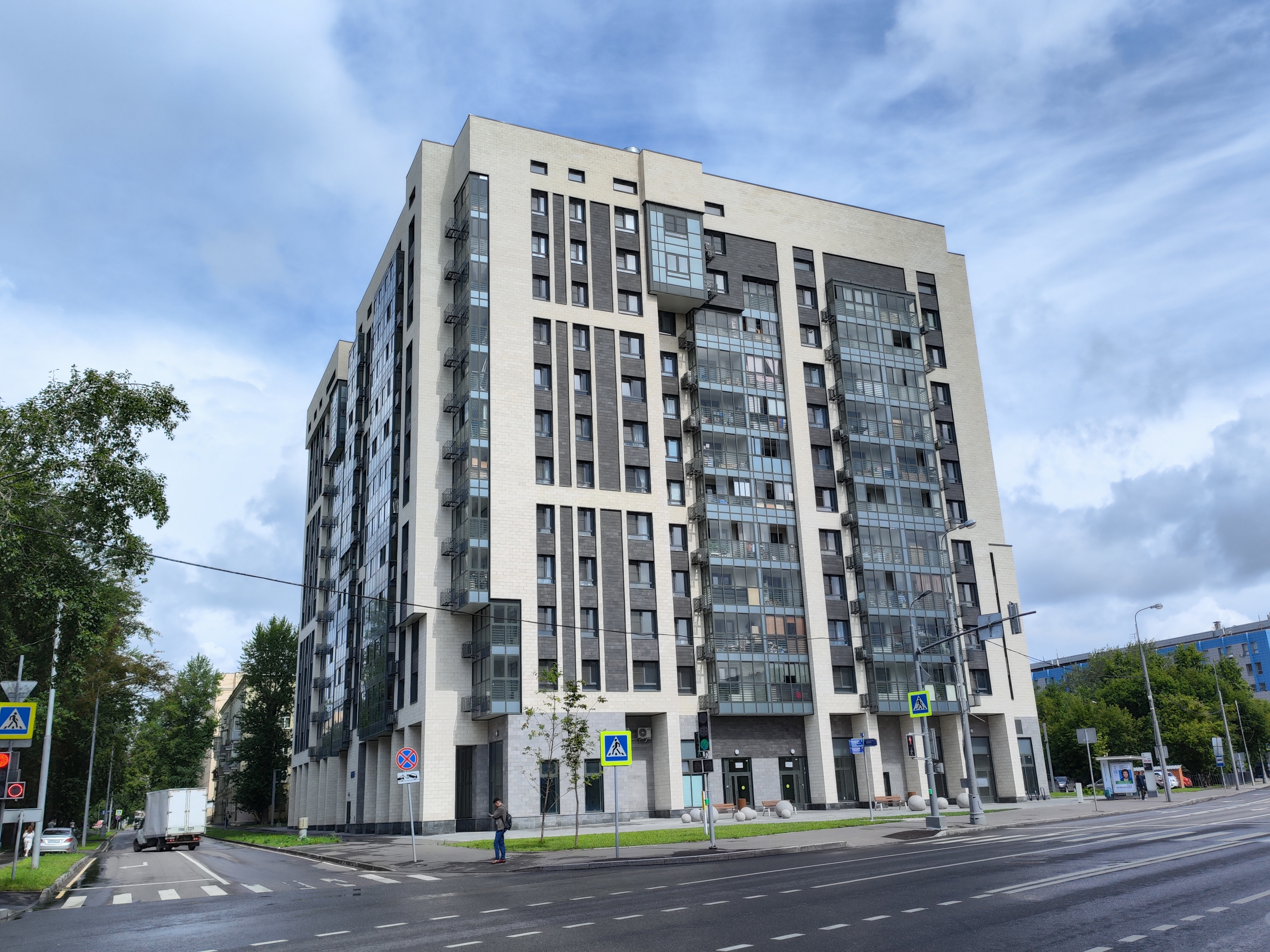 ГП16954306.Нежилое помещение.Общий фасад здания.jpg