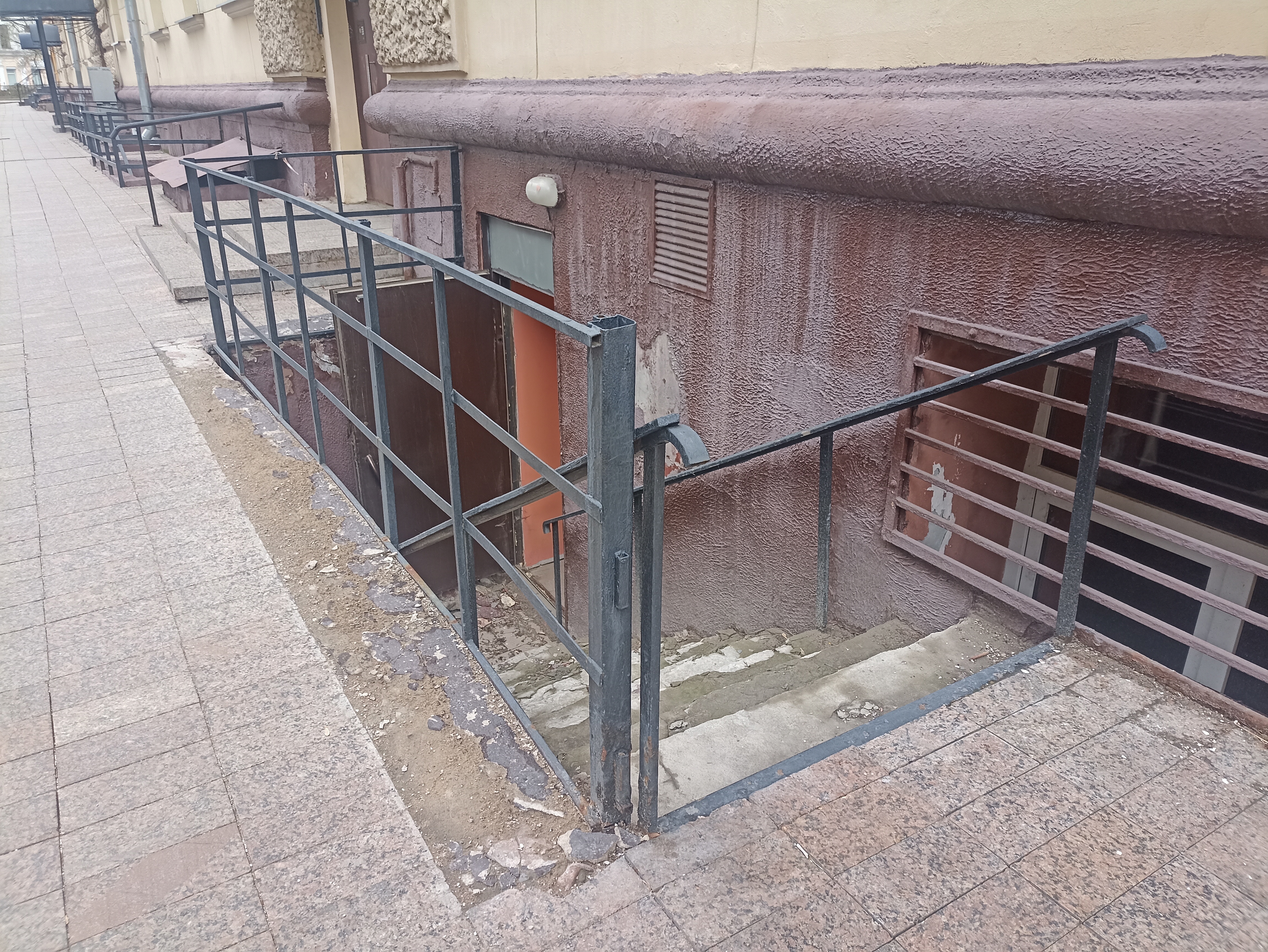 ГП16947881.Нежилое помещение.Входная группа объекта.jpg