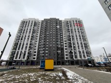 ГП16961254.Квартира.Фасад здания с выделенными окнами реализуемого объекта.jpg