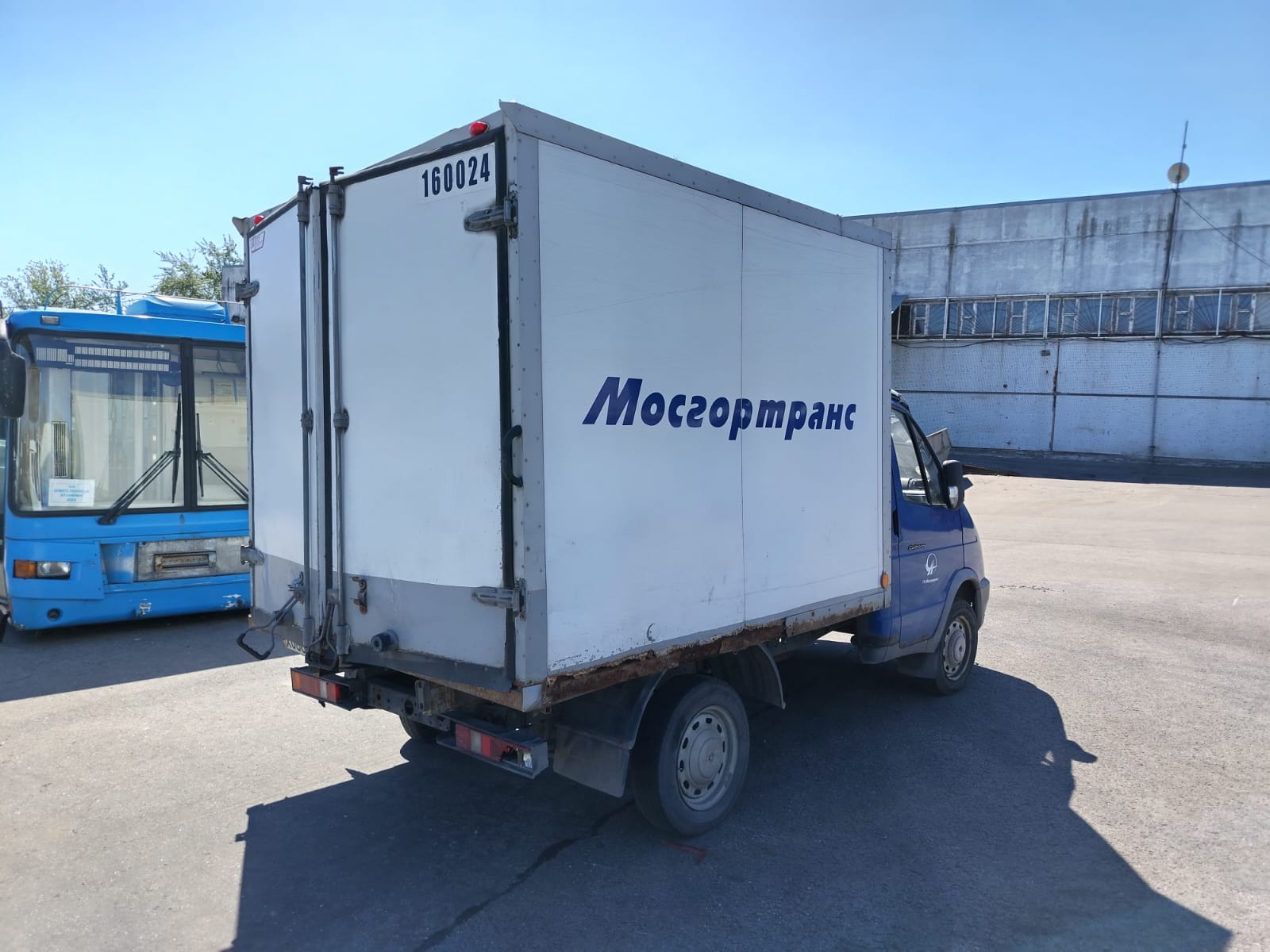 ГП16959249.Транспортное средство.Общий вид транспорта с правого бока (угловой ракурс сзади).jpeg