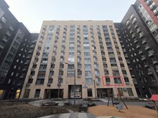 ГП16961352.Квартира.Фасад здания с выделенными окнами реализуемого объекта.jpg