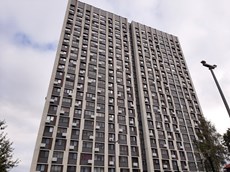 ГП16916494.Квартира.Фасад здания с выделенными окнами реализуемого объекта.jpg
