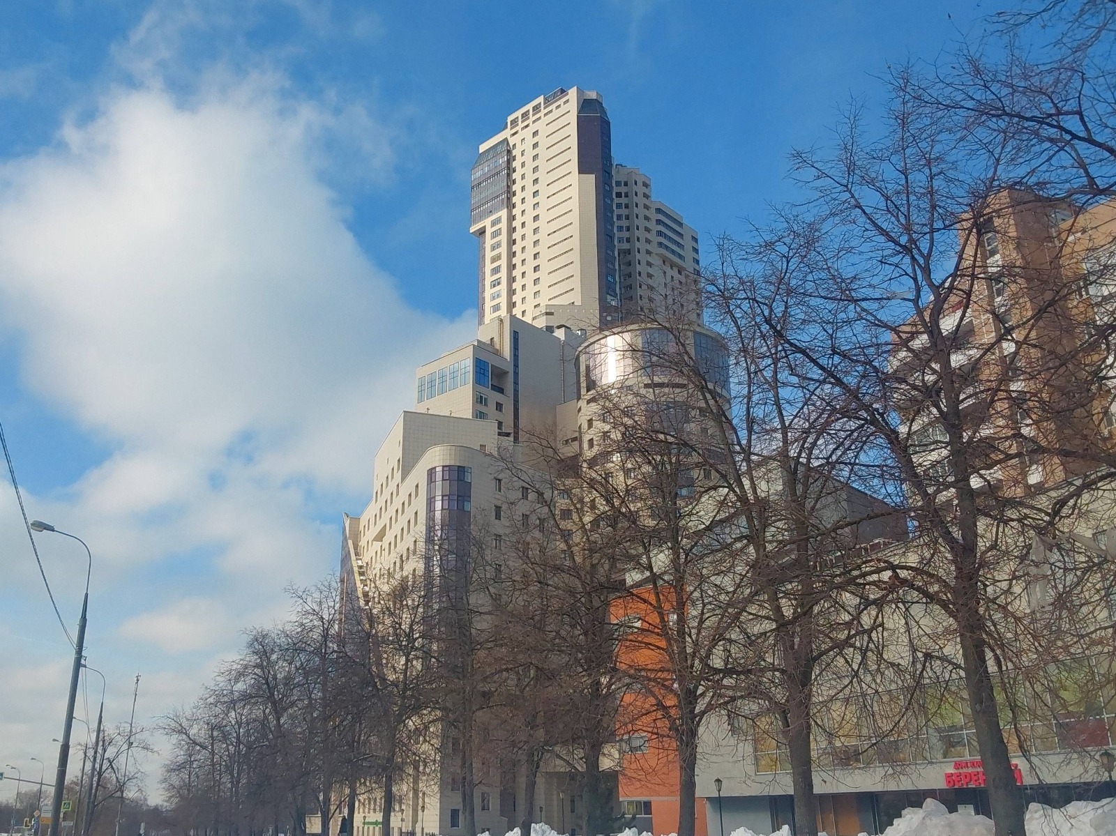 ГП16928750.Нежилое помещение.Общий фасад здания_2.jpeg