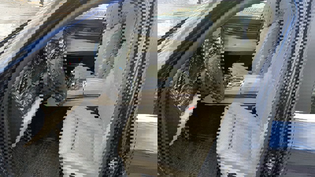 ГП16961514.Транспортное средство.Вид салона со стороны водителя.jpg