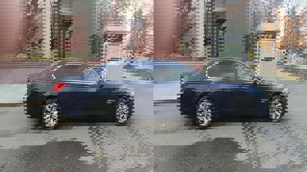 ГП16961514.Транспортное средство.Общий вид транспорта с правого бока (прямой ракурс).jpg