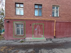 ГП16804249.Нежилое помещение.Фасад здания с выделенными окнами реализуемого объекта_2.jpg