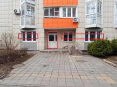 ГП16961278.Нежилое помещение.Фасад здания с выделенными окнами реализуемого объекта.jpg