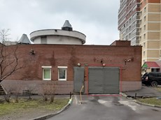 ГП16936347.Машино-место.Фасад здания с выделенными окнами реализуемого объекта_3.jpg