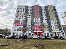 ГП16962270.Квартира.Фасад здания с выделенными окнами реализуемого объекта_2.jpg