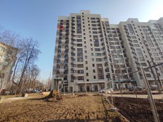 ГП16962480.Квартира.Фасад здания с выделенными окнами реализуемого объекта_2.jpg
