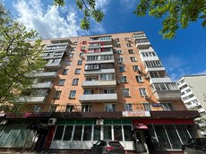 ГП16962336.Квартира.Фасад здания с выделенными окнами реализуемого объекта.jpg