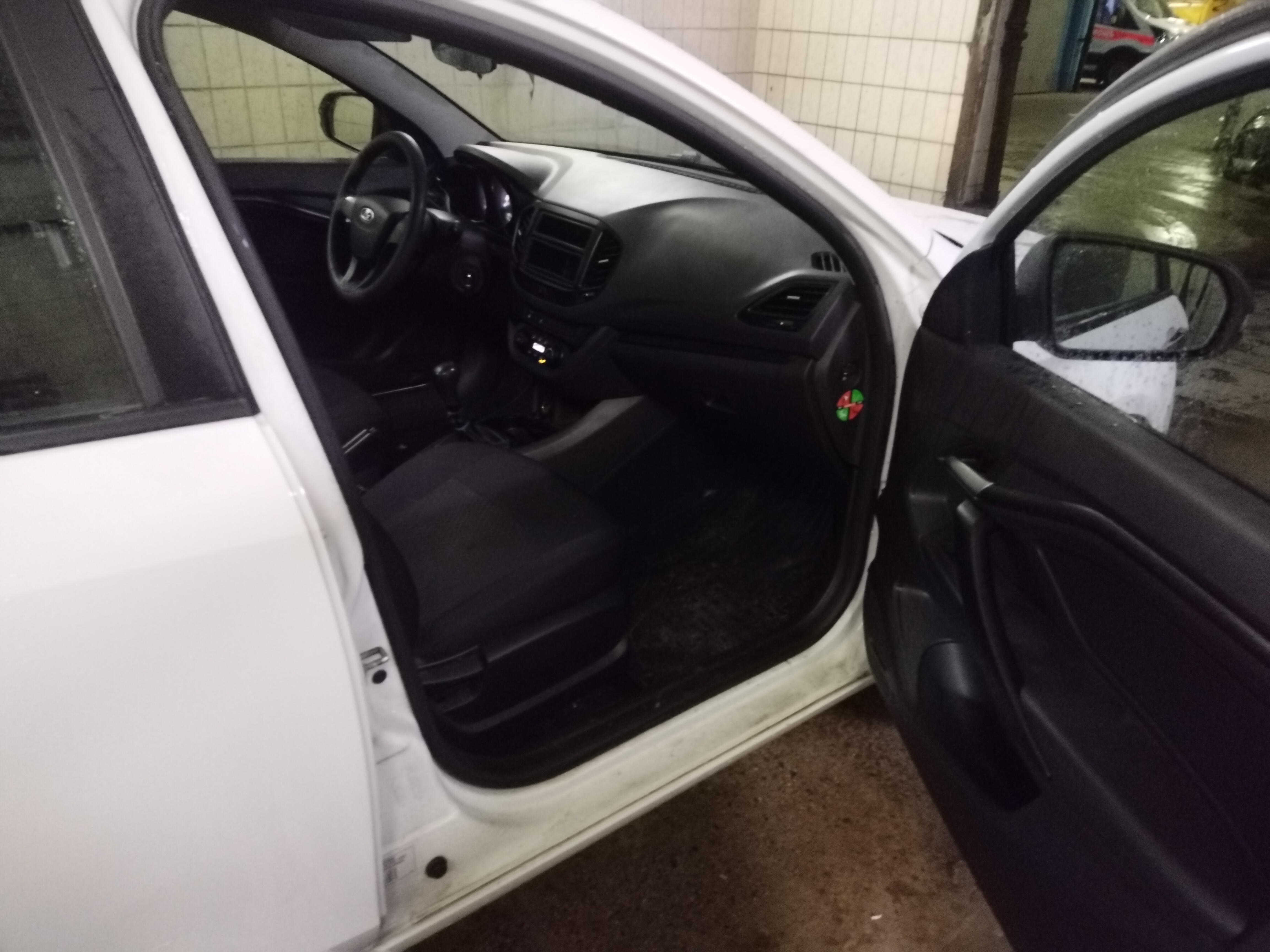 ГП16960358.Транспортное средство.Вид салона со стороны пассажира переднего ряда.jpg