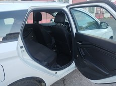 ГП16962452.Транспортное средство.Вид салона с правой стороны пассажирского ряда.jpg