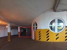 ГП16961848.Нежилое помещение.Фасад здания с выделенными окнами реализуемого объекта.jpg