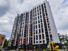 ГП16959273.Квартира.Фасад здания с выделенными окнами реализуемого объекта.jpg