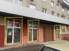 ГП16961062.Нежилое помещение.Фасад здания с выделенными окнами реализуемого объекта_2.jpg