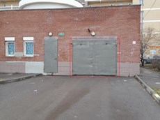 ГП16936278.Машино-место.Фасад здания с выделенными окнами реализуемого объекта_2.jpg
