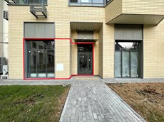 ГП16955856.Нежилое помещение.Фасад здания с выделенными окнами реализуемого объекта_3.jpg