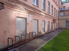 ГП16962075.Нежилое помещение.Фасад здания с выделенными окнами реализуемого объекта_4.jpg