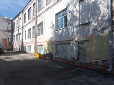 ГП16962075.Нежилое помещение.Фасад здания с выделенными окнами реализуемого объекта.jpg