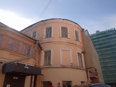 ГП16962075.Нежилое помещение.Фасад здания с выделенными окнами реализуемого объекта_5.jpg